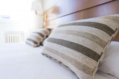 4 Hal Menjijikan di Balik Bantal Kotor