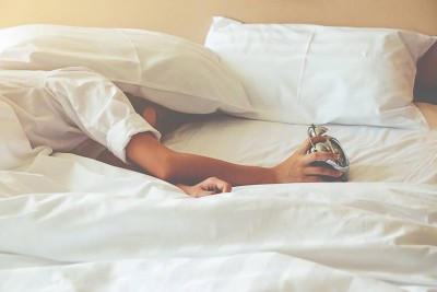 5 Bahaya Tidur Pagi, Ternyata Bisa Picu Kanker Darah!