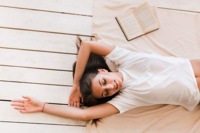 7 Manfaat Tidur Tanpa Celana Dalam (Pria & Wanita)